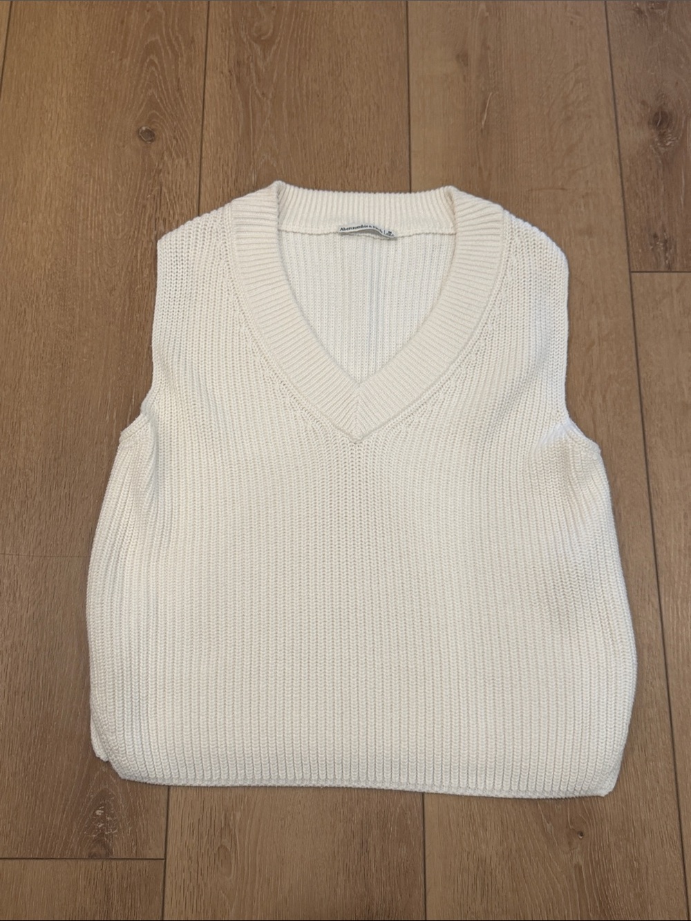 Abercrombie & Fitch V-Neck Knit Sweater Vest